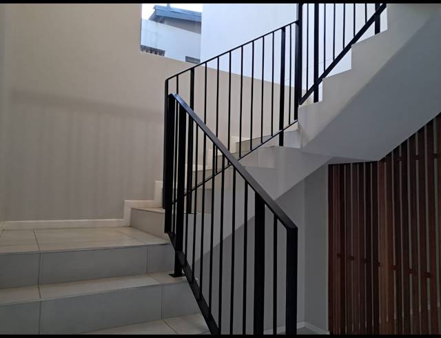 4 BEDROOM TOWNHOUSE FOR SALE IN PALM LAKES ESTATE